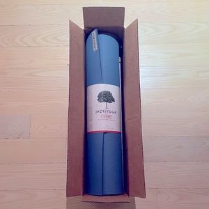 Jade Fusion yoga mat 💙, extra thick & great for knees
